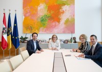 LH Mikl-Leitner und Bundesminister Wiederkehr wollen Mitwirkungspflicht der Eltern ausweiten LH Mikl-Leitner und Bundesminister Wiederkehr wollen Mitwirkungspflicht der Eltern ausweiten